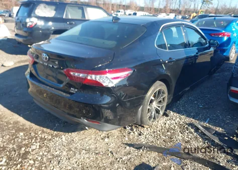 2020 Toyota Camry Xle z USA, uszkodzony, nr VIN 4T1F11BK2LU013286